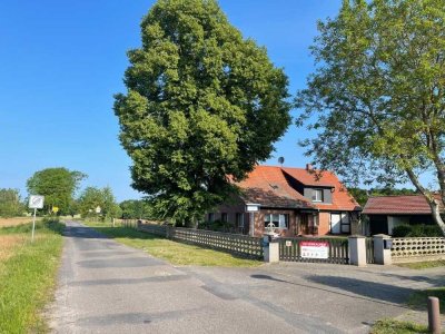Landleben mit Weitblick – Wohnhaus mit Pferdestall, mehreren Einheiten und optionalem Land in Pen...