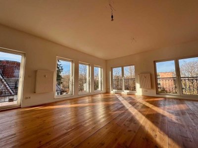 Traumhafte 5-Zimmer Maisonette-Wohnung mit Balkon und TG-Stellplatz in Berlin-Niederschönhausen