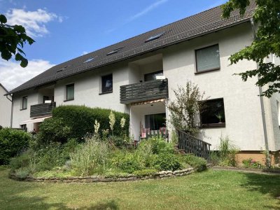 Für Single: Liebevoll renovierte DG-Wohnung 3 Zimmer, Küche, Wannenbad mit Tageslicht