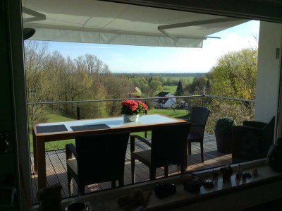 Ein Haus mit besonderen Eigenschaften in Freising, lichtdurchflutet, großartiger Nah- und Fernblick