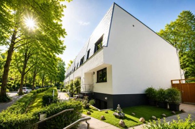 ICONIC TOWNHOUSE AM HAGENPLATZ + PURISTSCHES INTERIOR DESIGN + KLARE LINIENFÜHRUNG + POOL