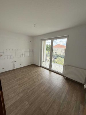 Helle 2-Zimmer-Wohnung mit Balkon in zentraler Lage
