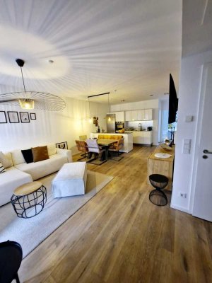 Stilvolle, neuwertige 3-Raum-Erdgeschosswohnung mit lux. Innenausstattung mit EBK