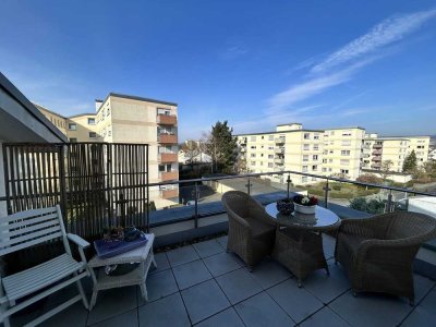 Kleiner Wohntraum: 2 ZKB Penthouse mit sonniger Dachterrasse
