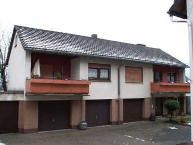 Ruhige, freundliche 3-Zimmer-Hochparterre-Wohnung mit 2 Balkonen und 2 Badezimmern