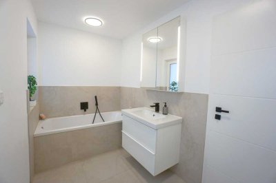 Platz für die ganze Familie – moderne Doppelhaushälfte mit Garten und Terrasse in ruhiger Lage