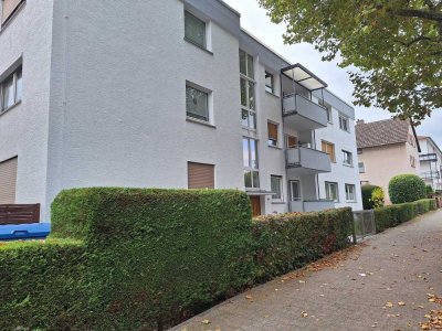 Gefällige Zweizimmer-Wohnung mit Garage und Stellplatz