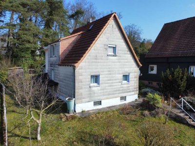 Sanierungsbedürftiges Einfamilienhaus in familienfreundlicher Lage!
