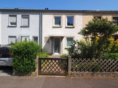 GEMÜTLICHES EINFAMILIENHAUS MIT GARTEN