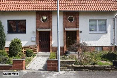 Doppelhaushälfte nebst Gartenterrasse