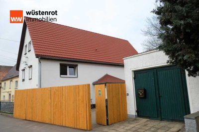 Großzügiges Einfamilienhaus mit Nebengebäuden und Photovoltaikanlage in Obersteina