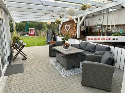 IMMOBERLIN.DE - Attraktives Einfamilienhaus mit Gartenidylle in familienfreundlicher Lage