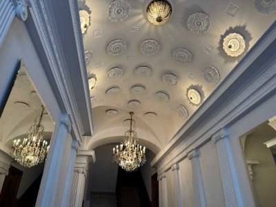 5-ZIMMERWOHNUNG MIT LOGGIA IM HERRSCHAFTLICHEN STUCKALTBAU MIT FAHRSTUHL IN TOP-WOHNLAGE - VERMIETET