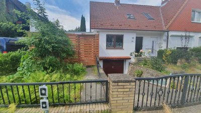 Schönes Haus mit vier Zimmern und Garten in zentraler Lage von Hamburg, Rahlstedt