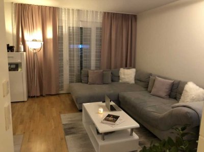 Helle, lichtdurchflutete 2-Zimmer-Wohnung in guter Lage
