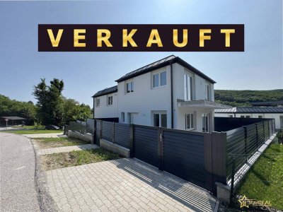 TOP-ZENTRUMSLAGE. EXQUISITES 5 ZIMMER-ZIEGELHAUS! 2 BÄDER-3 TOILETTEN. EDLE AUSSENANLAGEN. PROVISIONSFREI für den Käufer.