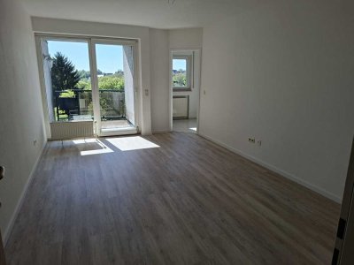 Helle 2-Zimmer Wohnung im 4. OG mit Balkon in Solingen-Mitte