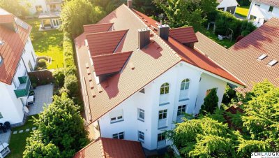 Attraktive Doppelhaushälfte mit drei Wohneinheiten in sonniger und ruhiger Lage