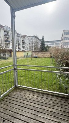 2-Raumwohnung in der KTV mit Laminat, Duschbad und Balkon...!!!