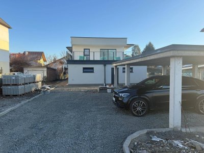 Fast 10 % Ersparnis | Provisionsfrei | Penthouse-Erstbezug mit Dachterrasse &amp; Carport