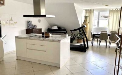 Großzügige 4-Zimmer-Wohnung mit Balkon in Köln-Widdersdorf