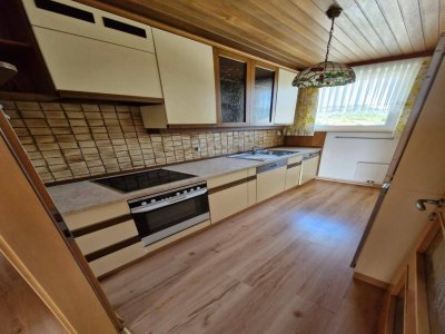 Helle 3-Zimmer Wohnung mit toller Aussicht und Garage!