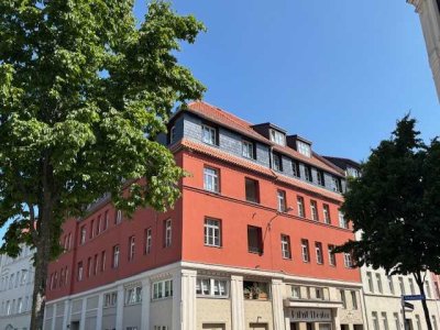 Frei werdende hochwertig sanierte 3-Z-WE mit Balkon, EBK und Fußbodenheizung direkt am Park