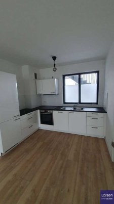 2ZKB mit hochwertiger EBK u. großer Loggia & TG-Stellplatz