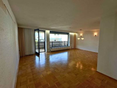 Preisreduzierung: Attraktive, familienfreundliche 5-Zim.-Wohnung mit Garten am Schweinfurt-Steinberg