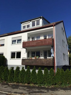 OFFENEN BESICHTIGUNG Am SONNTAG ( 11.05.2025 ) um 13:30
4,5-Zimmer-Wohnung mit Balkon in Reutlingen