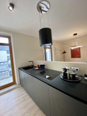 saniert & cosy möbliert,  1,5 Zi + Balkon  K-Bayenthal