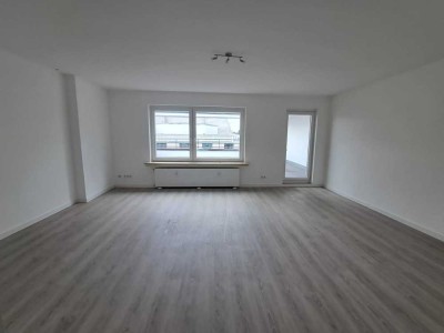 Erstbezug nach Sanierung: 1-Zimmer-Wohnung mit Dachterrasse, vis-à-vis der Oper