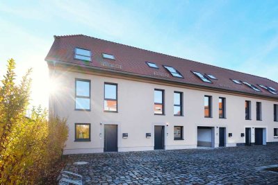 ERSTBEZUG | Reihenhaus in Seenähe mit Terrasse, Tageslichtbad, Gäste-WC, Stellplatz u.v.m.