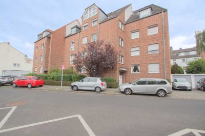 Stilvolle und geräumige Maisonettewohnung mit Balkon 
sowie optionalem Tiefgaragenstellplatz und Bl