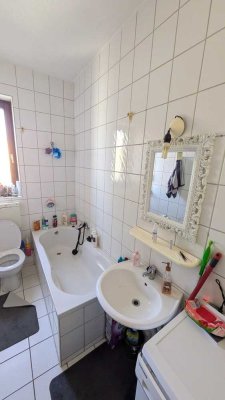 3,5 Zimmerwohnung � |  2.OG | WG geeignet | sehr zentral