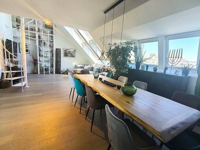 Außergewöhnliches Penthaus im Jugendstilhaus – mit privatem Lift und Dachterrasse