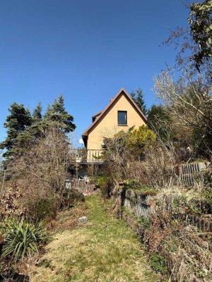 Schönes Wochenendhaus auf großzügigem Freizeitgrundstück