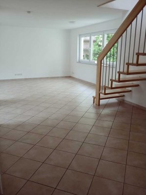Schöne, helle 3,5 Zimmer-Maisonettewohnung in Herrenberg-Gültstein