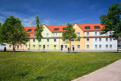 Sanierte 2-Zimmer-Wohnung mit Balkon, Einbauküche und vielen Extras