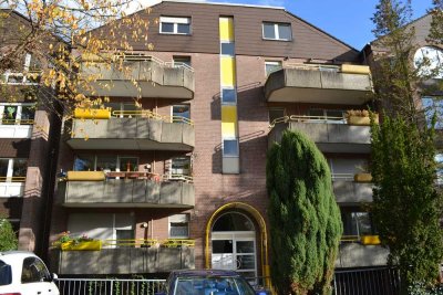 Schönes helles Single Apartment mit neuem Badezimmer und Balkon