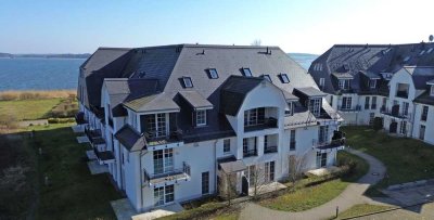 Charmantes Wohnjuwel in Balm: Elegante 2-Zimmer-Residenz mit Wasserblick und Wellness-Oase