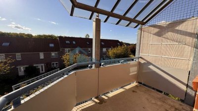 4- Zimmer- Familienwohnung mit Balkon im beliebten Stadtviertel Lindenberg, neuwertige EBK
