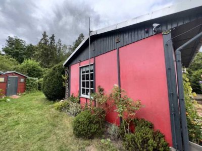 Ferienbungalow im Wald auf Pachtland
