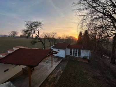 Renoviertes Haus mit Terrasse, Gästehaus und Garage - ruhige Lage