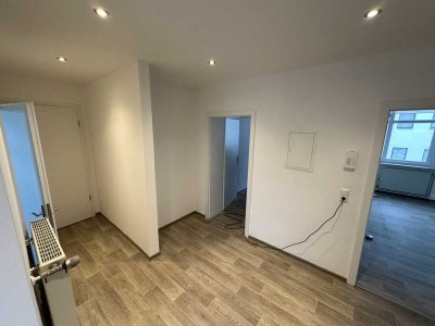 Freundliche und sanierte 2-Raum-Hochparterre-Wohnung mit Balkon in Delitzsch