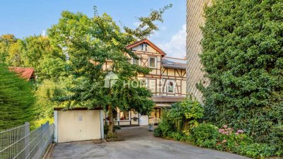 Liebevoll saniertes Fachwerkhaus – ideal als Wohn- und Geschäftshaus mit Garagen und Hof