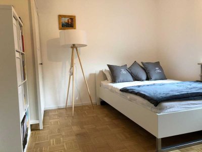 Exklusive, vollständig möblierte und renovierte 1-Zimmer-Wohnung mit EBK in FFM-Niedereschbach