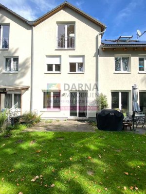 Repräsentatives 5-Zimmer-Reihenmittelhaus, voll unterkellert mit Garten, Kamin, EBK und Parkplatz