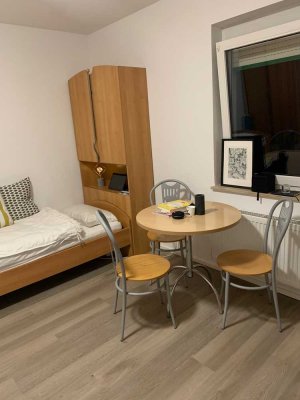 Für Studenten, schönes möbliertes 1-Zimmer Apartment !  Anfragen bitte nur per E-Mail