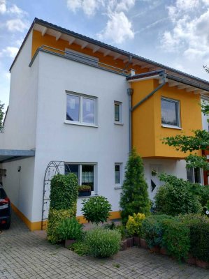 5-Zimmer-Reihenendhaus mit EBK in Rückersdorf